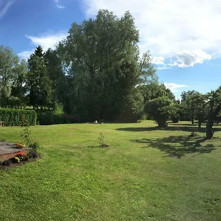 River Villa, 20 Min By Train To Old Town, Big Yard