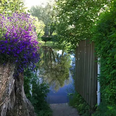 River Villa, 20 Min By Train To Old Town, Big Yard Vakantiehuis