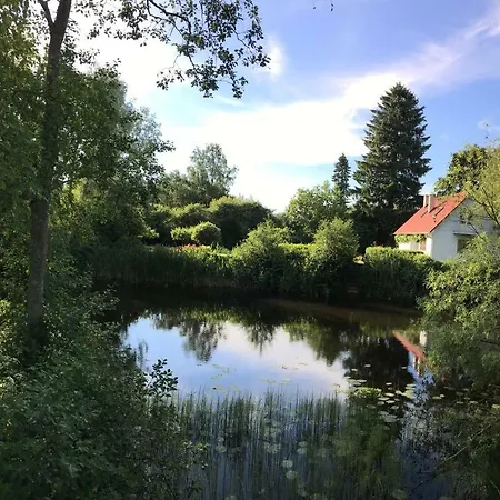 River Villa, 20 Min By Train To Old Town, Big Yard