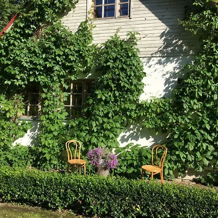 River Villa, 20 Min By Train To Old Town, Big Yard Vakantiehuis Lagedi