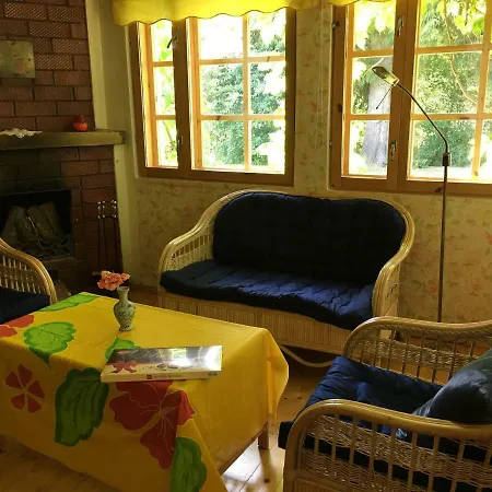 River Villa, 20 Min By Train To Old Town, Big Yard Holiday home *