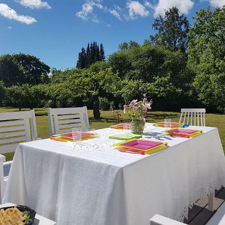 Vakantiehuis River Villa, 20 Min By Train To Old Town, Big Yard