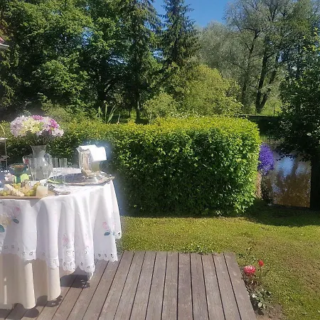 River Villa, 20 Min By Train To Old Town, Big Yard *