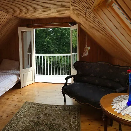 River Villa, 20 Min By Train To Old Town, Big Yard *