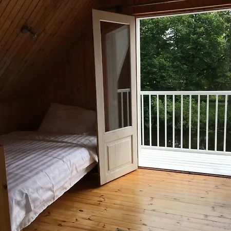 Vakantiehuis River Villa, 20 Min By Train To Old Town, Big Yard *
