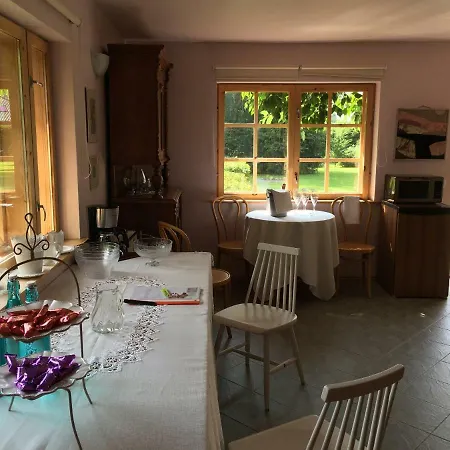 Vakantiehuis River Villa, 20 Min By Train To Old Town, Big Yard *