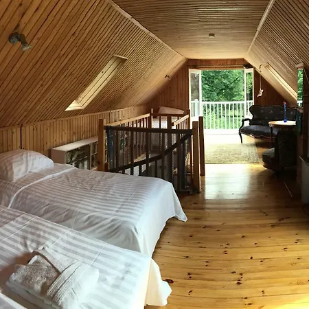 Vakantiehuis River Villa, 20 Min By Train To Old Town, Big Yard