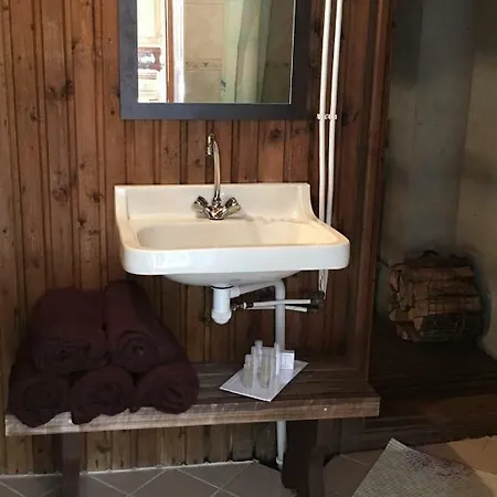 River Villa, 20 Min By Train To Old Town, Big Yard Holiday home *
